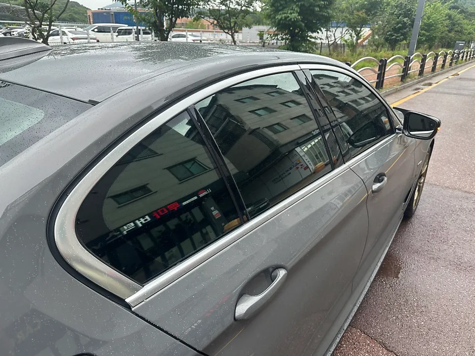 BMW 5 Series G30 vinyl wrap - BMW 5 Series G30 Vinyl Wrap Review: Cost & Results photo 4