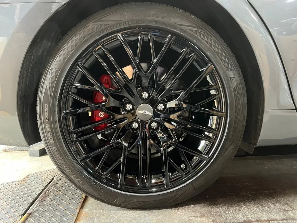 Genesis G90のホイールリペア・塗装事例 施工写真 4