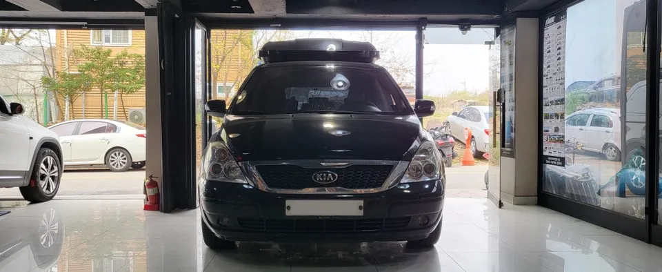 Kia Carnival ambient lighting installation result