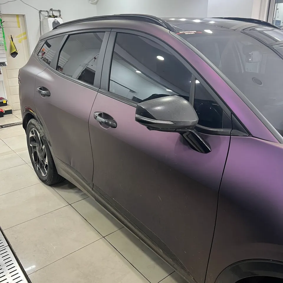 Kia Sportageのカーラッピング事例|費用目安・仕上がり 施工写真 2-3