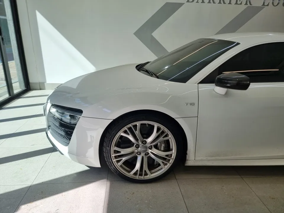 Audi R8のカーラッピング事例|費用目安・仕上がり 施工写真 3-1