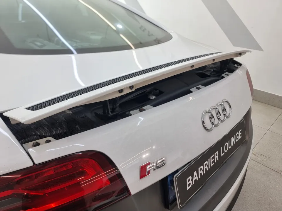 Audi R8のカーラッピング事例|費用目安・仕上がり 施工写真 2-2