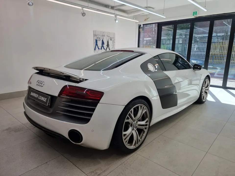 Audi R8のカーラッピング事例|費用目安・仕上がり 施工写真 3-2