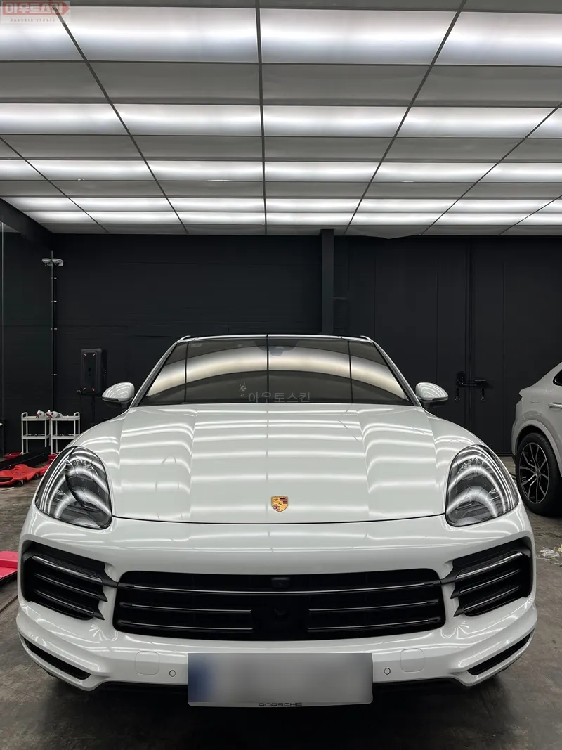 Porsche Cayenne ppf - Porsche Cayenne PPF Installation Review: Rock Chip Protection photo 3