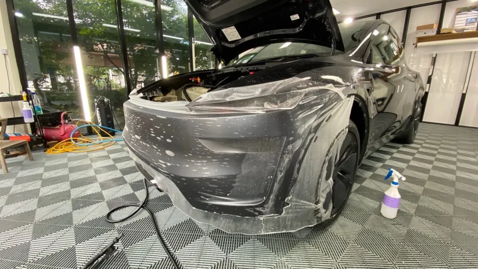 Tesla Model Y PPF施工事例｜無光フィルムの費用目安 施工写真 1-2