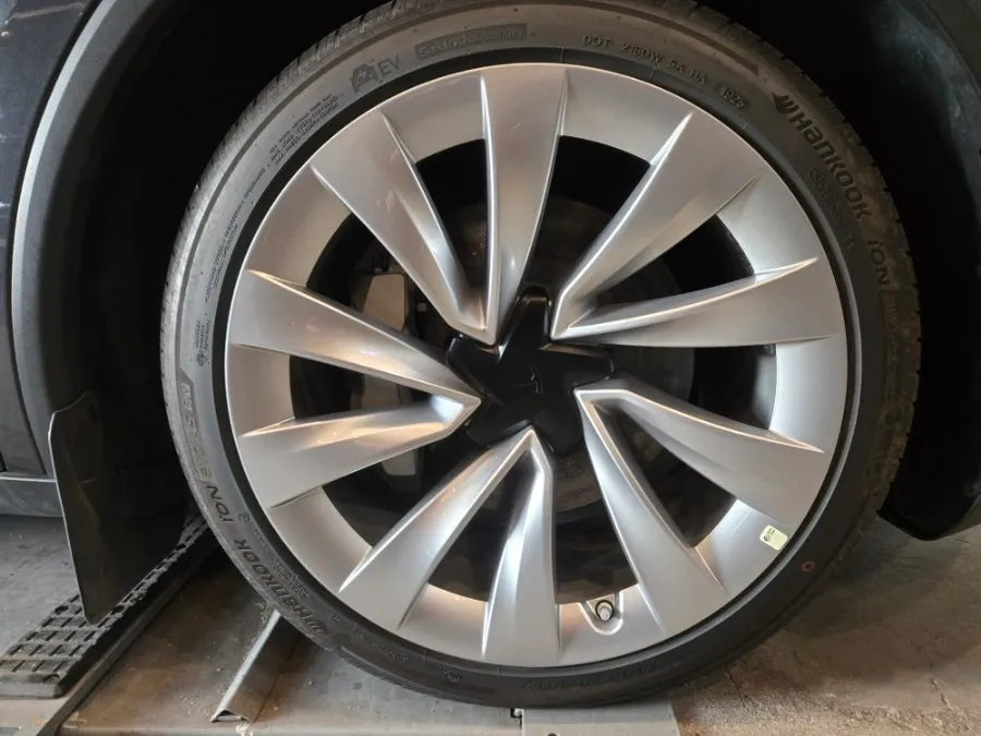 Tesla Model Y Juniper wheel repair - Tesla Model Y Juniper Wheel Repair Review photo 2