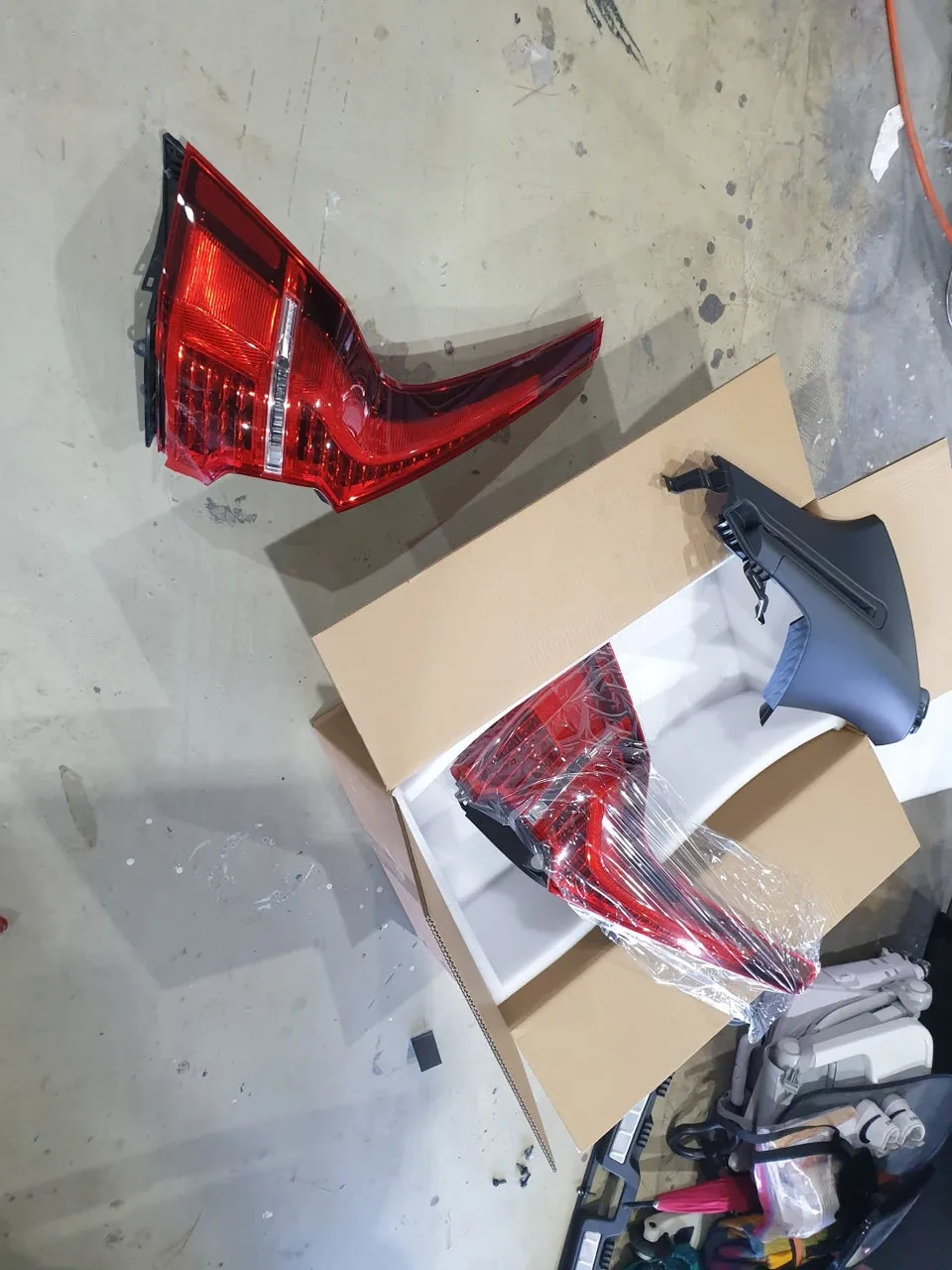 Volvo XC60 body repair - Volvo XC60 Rear Bumper Repair & Lamp Replacement Review photo 4