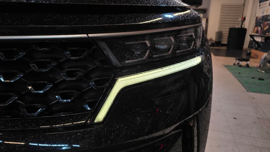 Kia Sorento MQ4 Lighting Upgrade Review — Yellowing Repair photo 2