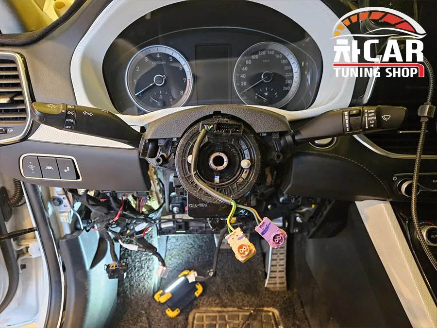 Hyundai Grandeur IG steering wheel - Hyundai Grandeur IG Paddle Shifters Installation Review photo 3