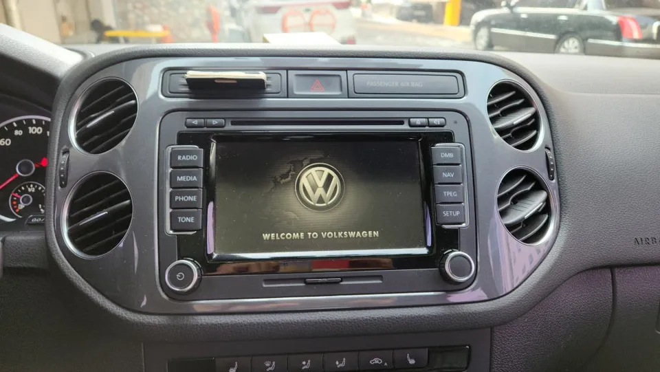 Volkswagen Tiguan dash cam installation result