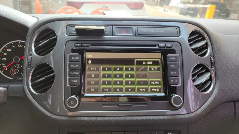 Volkswagen Tiguan dash cam - Volkswagen Tiguan Dash Cam Installation Review photo 3