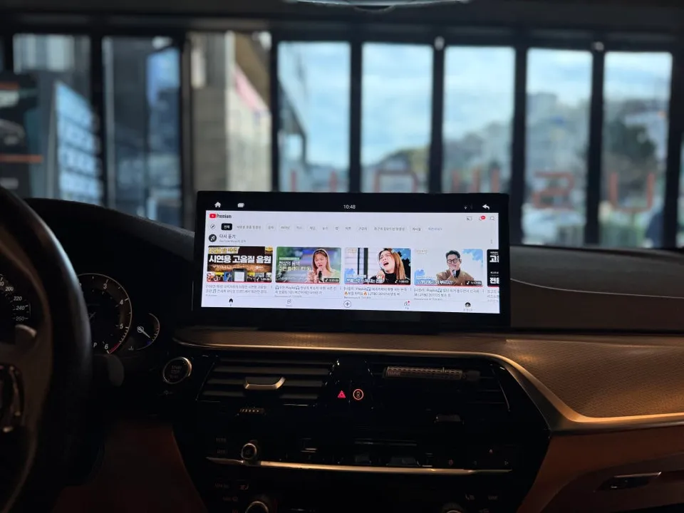 BMW 5 Series G30のAndroid Auto・CarPlay取付事例 施工写真 2-2