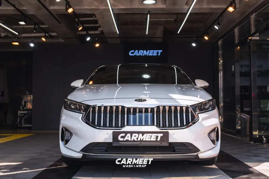 Kia K7 Premierのカーラッピング事例|クロームをブラック化 施工写真 1-1