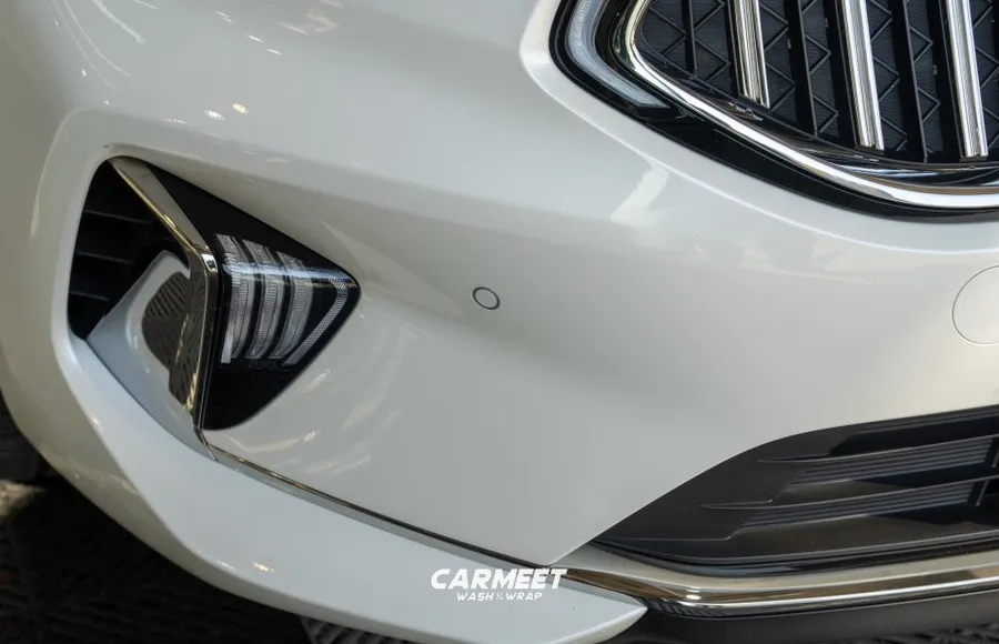 Kia K7 Premierのカーラッピング事例|クロームをブラック化 施工写真 2-2