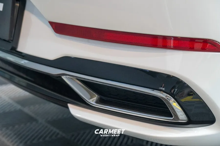 Kia K7 Premierのカーラッピング事例|クロームをブラック化 施工写真 2-3