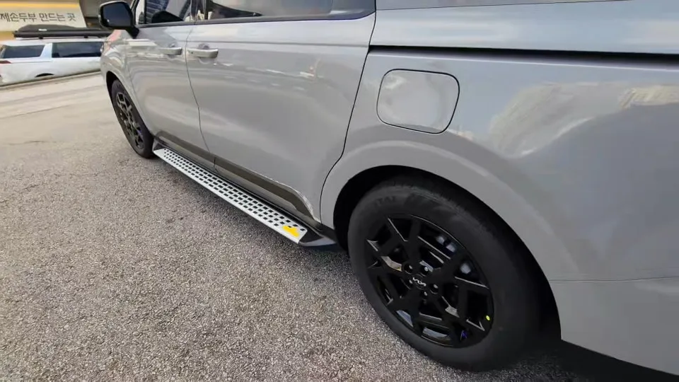 Kia Carnival 4th Gen body kit - Kia Carnival 4th Gen Body Kit Installation Review photo 4