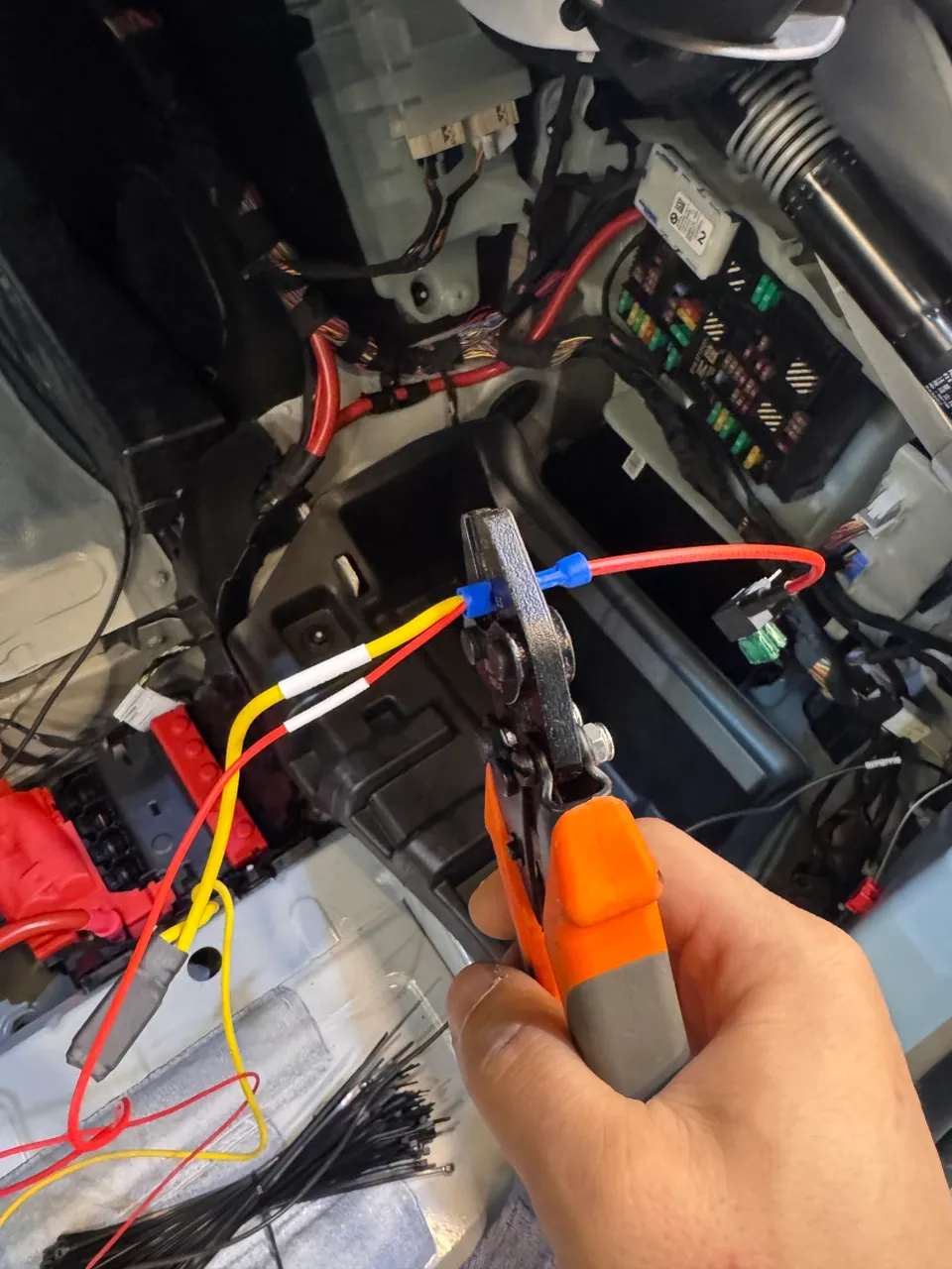 BMW 5 Series G30 dash cam - BMW 5 Series Dash Cam Installation: 4-Channel Recording photo 5