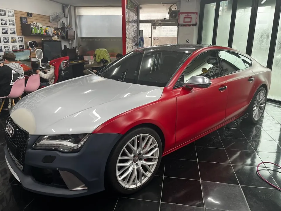 Audi A7のカーラッピング事例｜費用目安と仕上がり 施工写真 1-2
