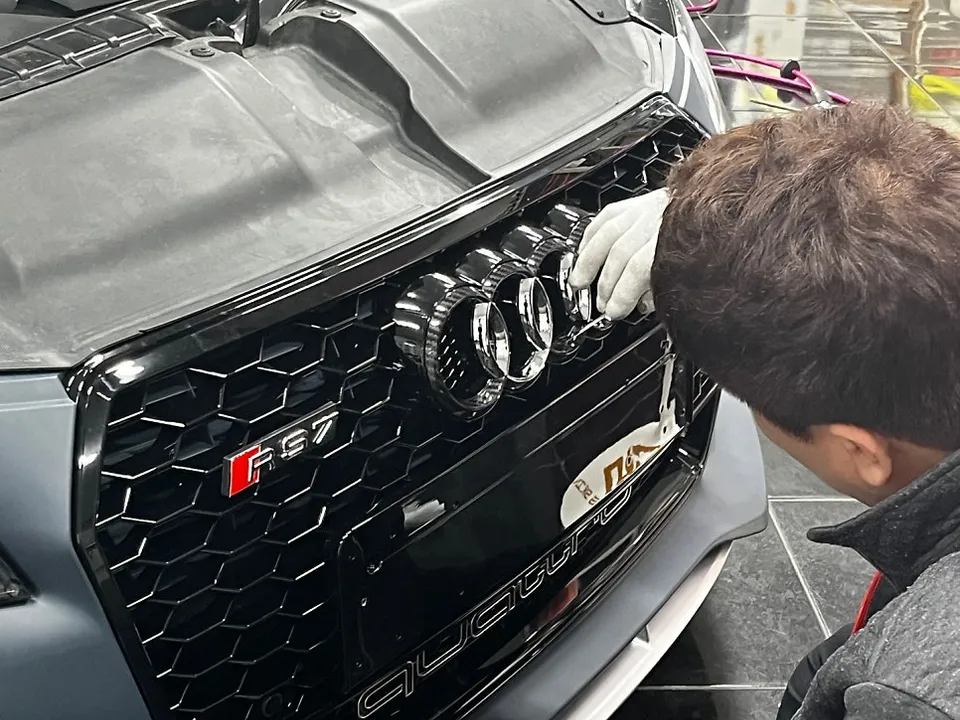 Audi A7のカーラッピング事例｜費用目安と仕上がり 施工写真 3-3