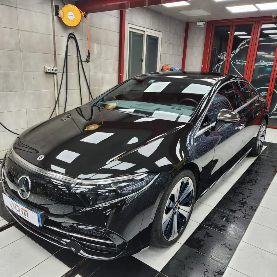 Mercedes-Benz EQS PPF施工事例|ブラックPPFで高級感を向上 施工写真 2-1