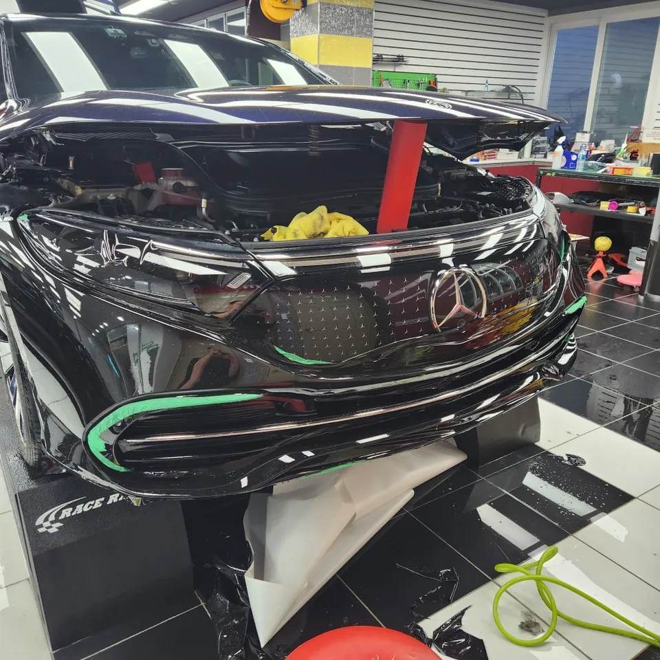 Mercedes-Benz EQS PPF施工事例|ブラックPPFで高級感を向上 施工写真 3-1