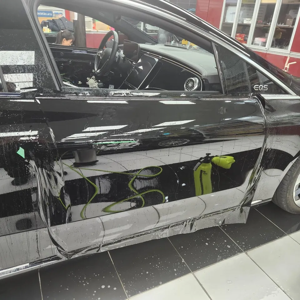 Mercedes-Benz EQS PPF施工事例|ブラックPPFで高級感を向上 施工写真 3-2