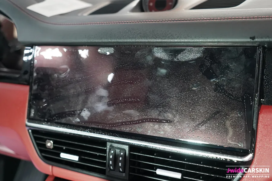 Porsche Cayenne E3 ppf - Porsche Cayenne PPF Review: Protecting High-Gloss Interiors photo 3