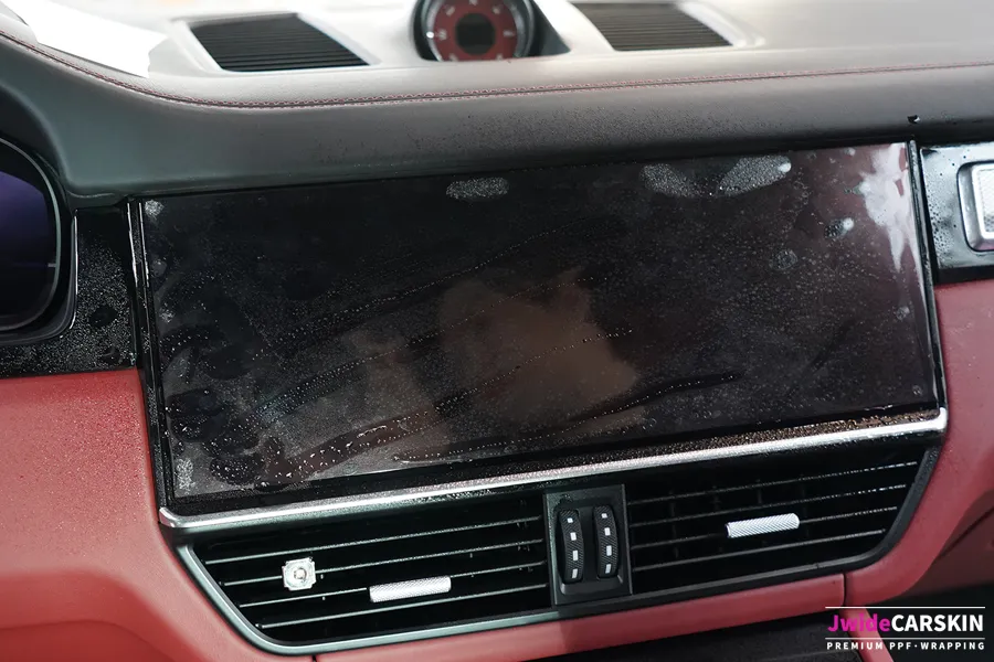 Porsche Cayenne E3 ppf - Porsche Cayenne PPF Review: Protecting High-Gloss Interiors photo 4