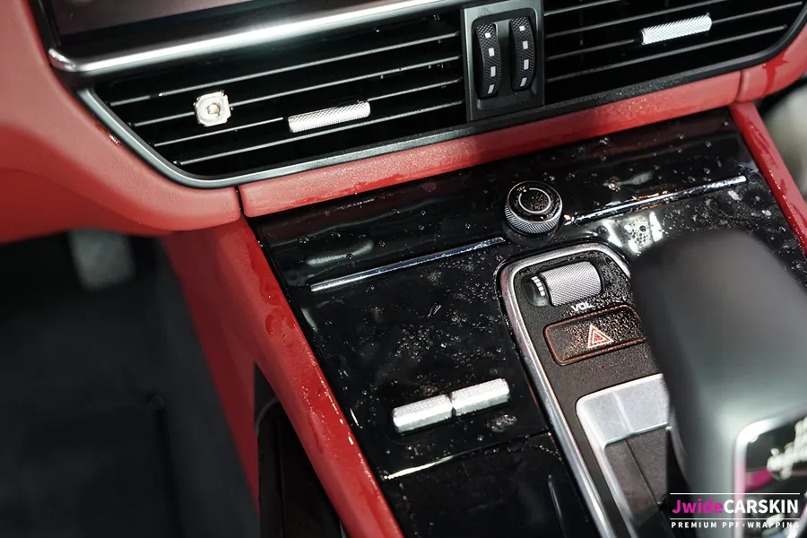 Porsche Cayenne E3 ppf - Porsche Cayenne PPF Review: Protecting High-Gloss Interiors photo 6