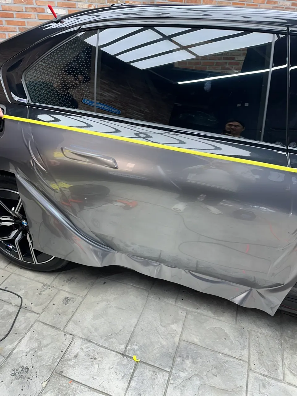 BMW 7 Series G11 デュオトーンラッピング事例 施工写真 3