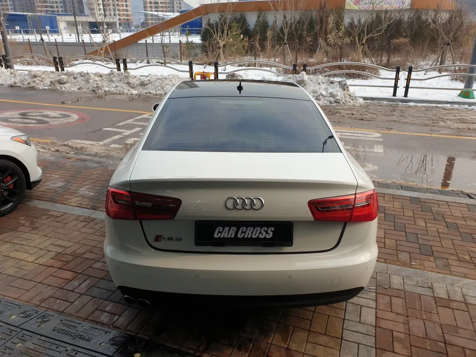 Audi A6のカーラッピング事例｜費用目安・仕上がり 施工写真 3-3