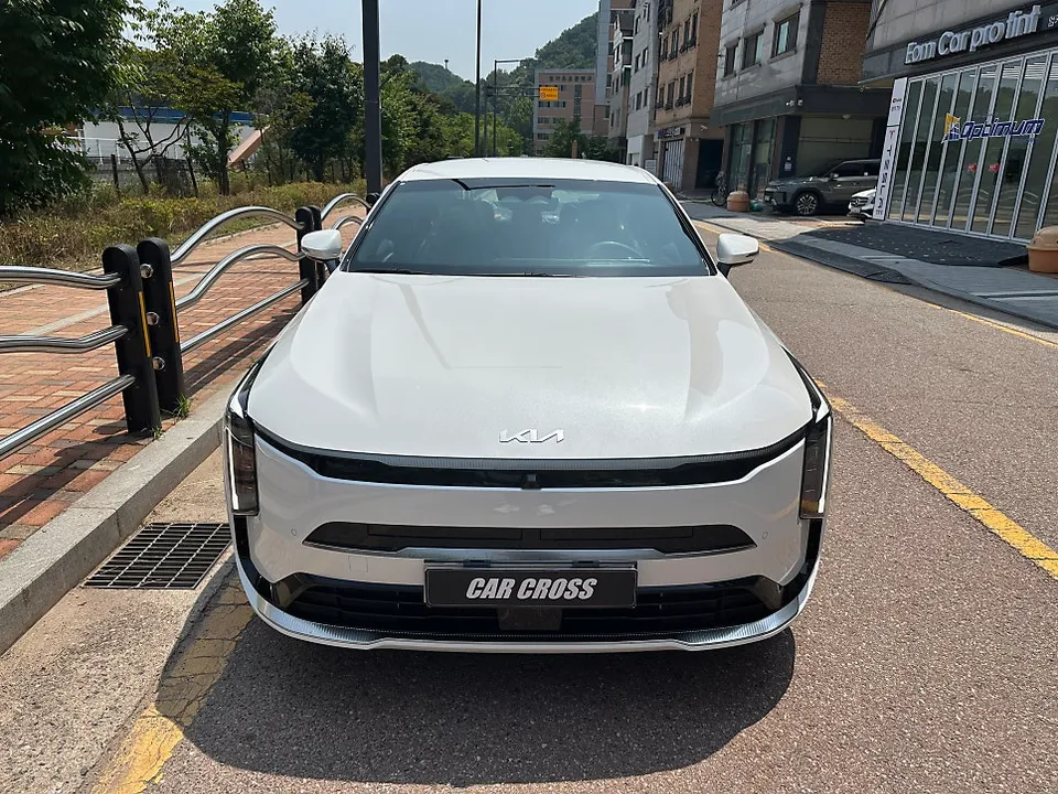 Kia K8 vinyl wrap installation result