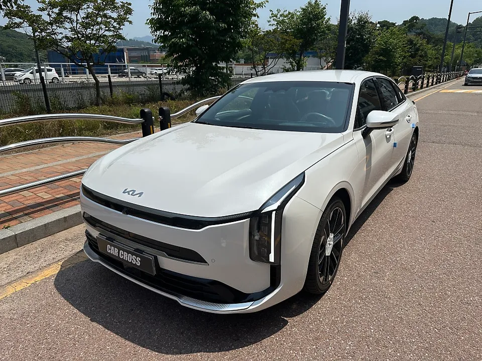 Kia K8 vinyl wrap - Kia K8 Vinyl Wrap Review — Two-Tone Style Upgrade photo 3