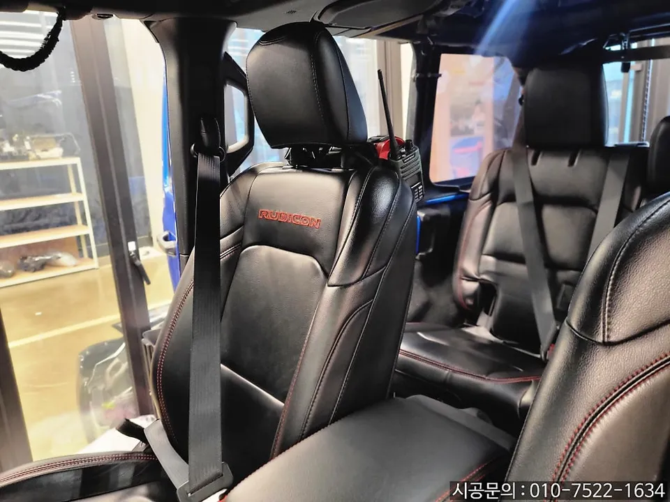 Jeep Wrangler Rubicon interior customization - Jeep Wrangler Rubicon Interior Customization Review photo 4