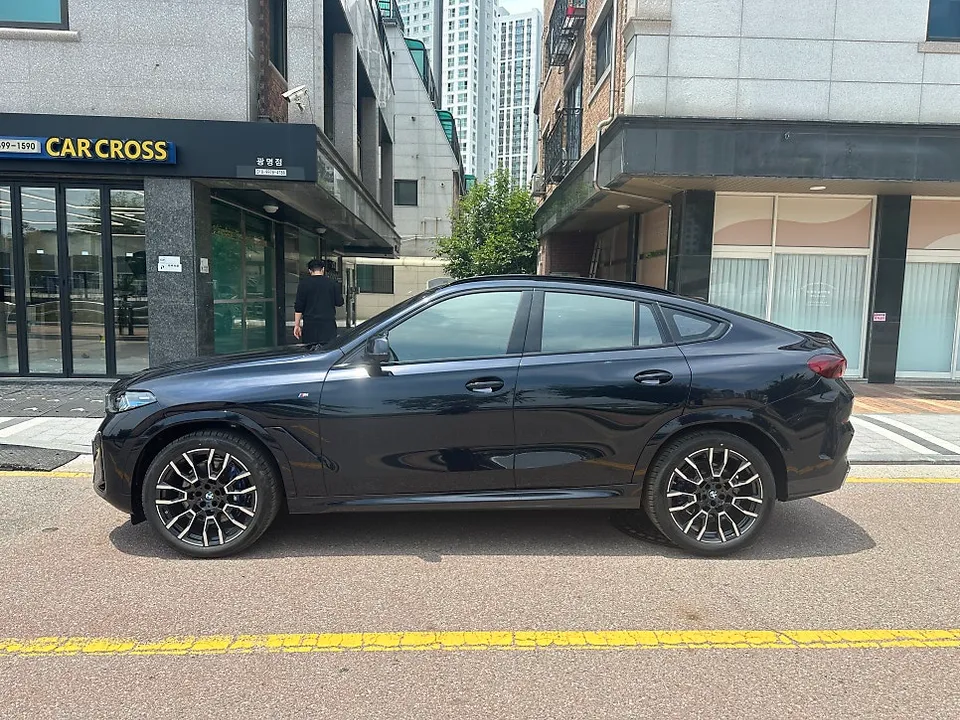 BMW X6のPPF施工事例|無光PPFと室内ラッピング 施工写真 2-1