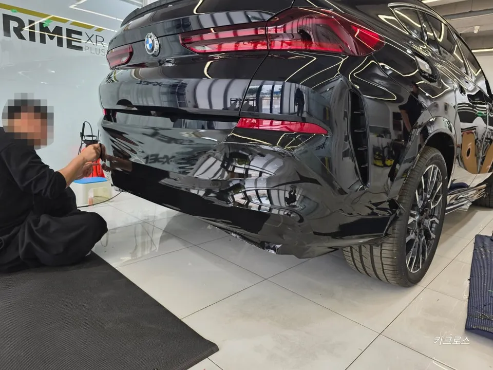 BMW X6のPPF施工事例|無光PPFと室内ラッピング 施工写真 2-3