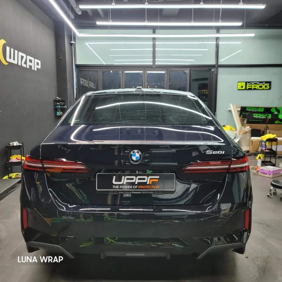 BMW 5 Series G60 PPF施工事例:費用目安と仕上がり 施工写真 1-2