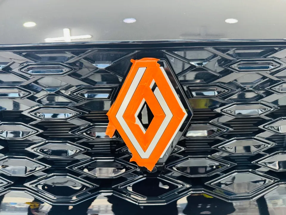 Renault Koleosのカーラッピング事例|費用目安・仕上がり 施工写真 2-2