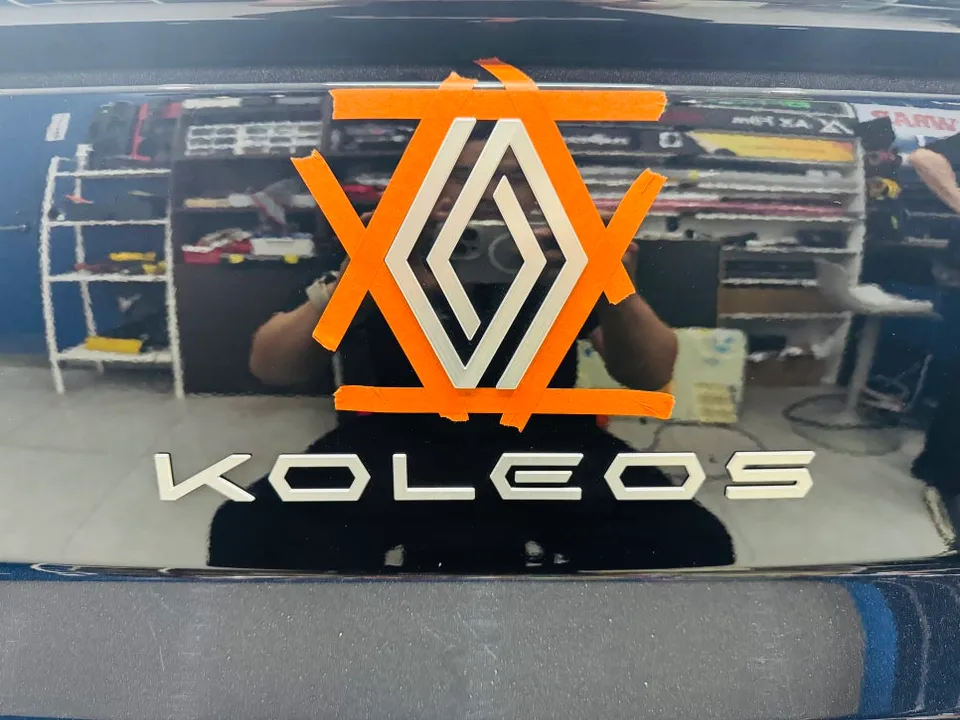 Renault Koleosのカーラッピング事例|費用目安・仕上がり 施工写真 2-3