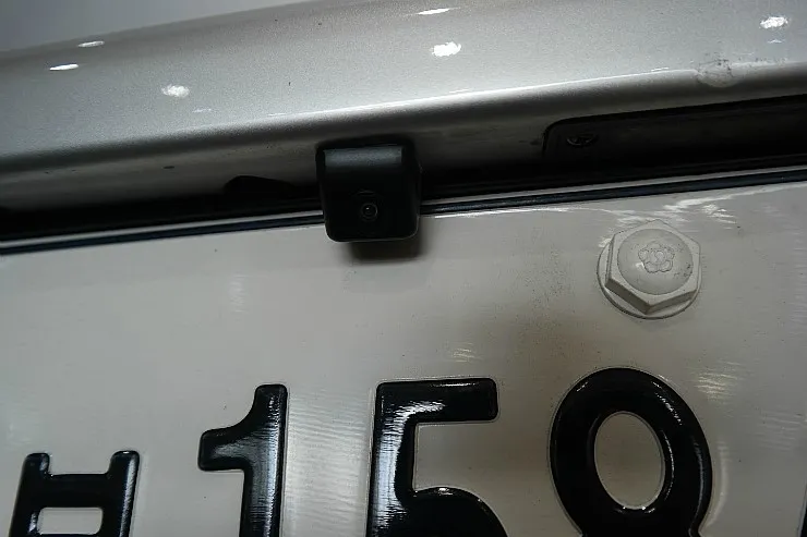 Volkswagen Golf oem options - Volkswagen Golf RCD330 Rear Camera Review — Enhanced Parking Safe photo 3