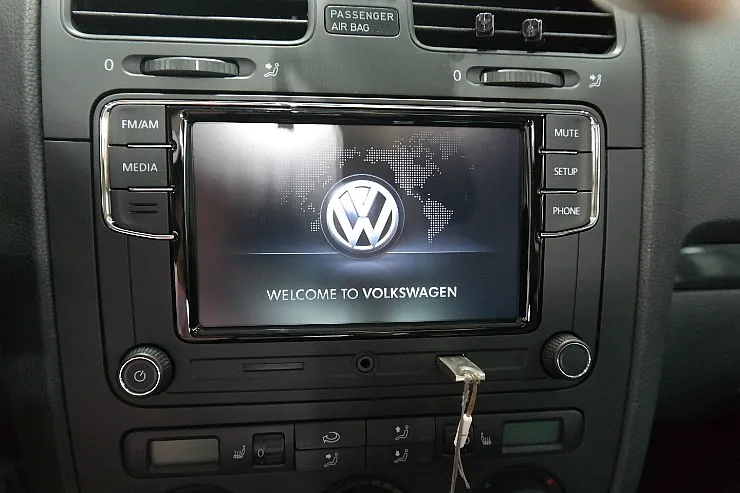 Volkswagen Golf oem options - Volkswagen Golf RCD330 Rear Camera Review — Enhanced Parking Safe photo 4