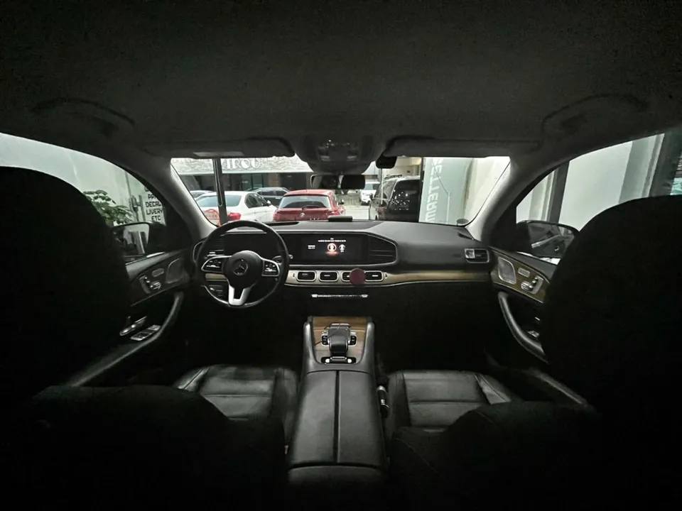 メルセデス・ベンツ GLE 450のカーラッピング事例|費用目安・仕上がり 施工写真 3-1