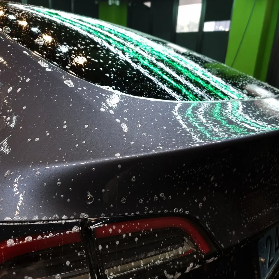 Tesla Model Yのガラスコーティング事例 施工写真 2-2