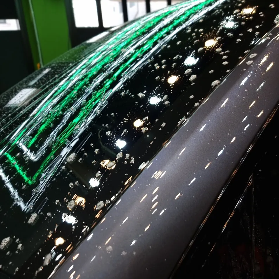 Tesla Model Yのガラスコーティング事例 施工写真 4-2