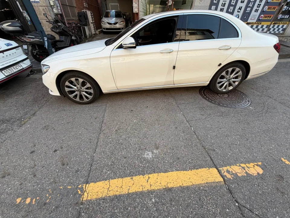 Mercedes-Benz E-Class oem options - Mercedes-Benz E-Class OEM Options Review: Smart Key Upgrade photo 3