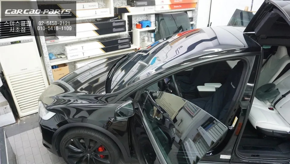 Tesla Model Xのカーフィルム施工事例 施工写真 5