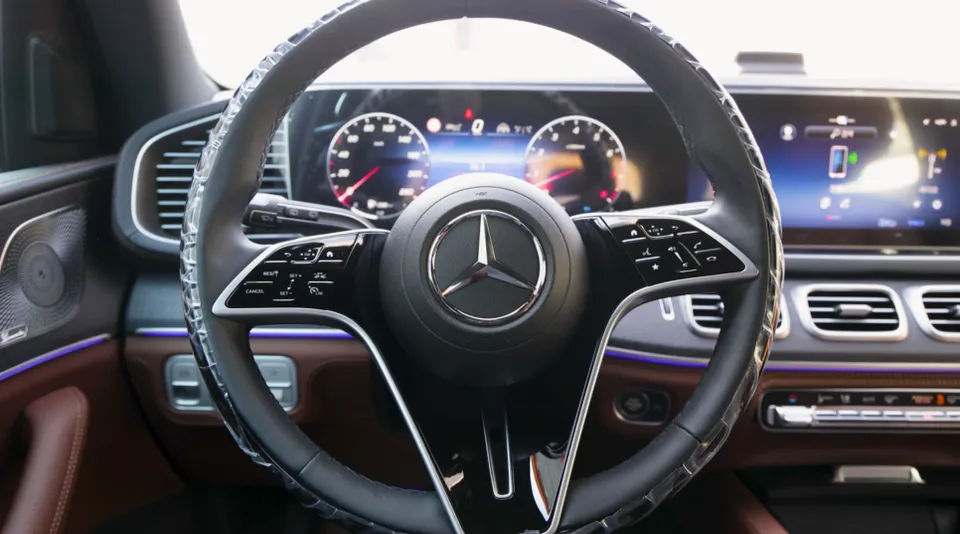 Mercedes-Benz GLS450 X167 ambient lighting - Mercedes-Benz GLS450 Ambient Lighting Review — $1200 Upgrade photo 3