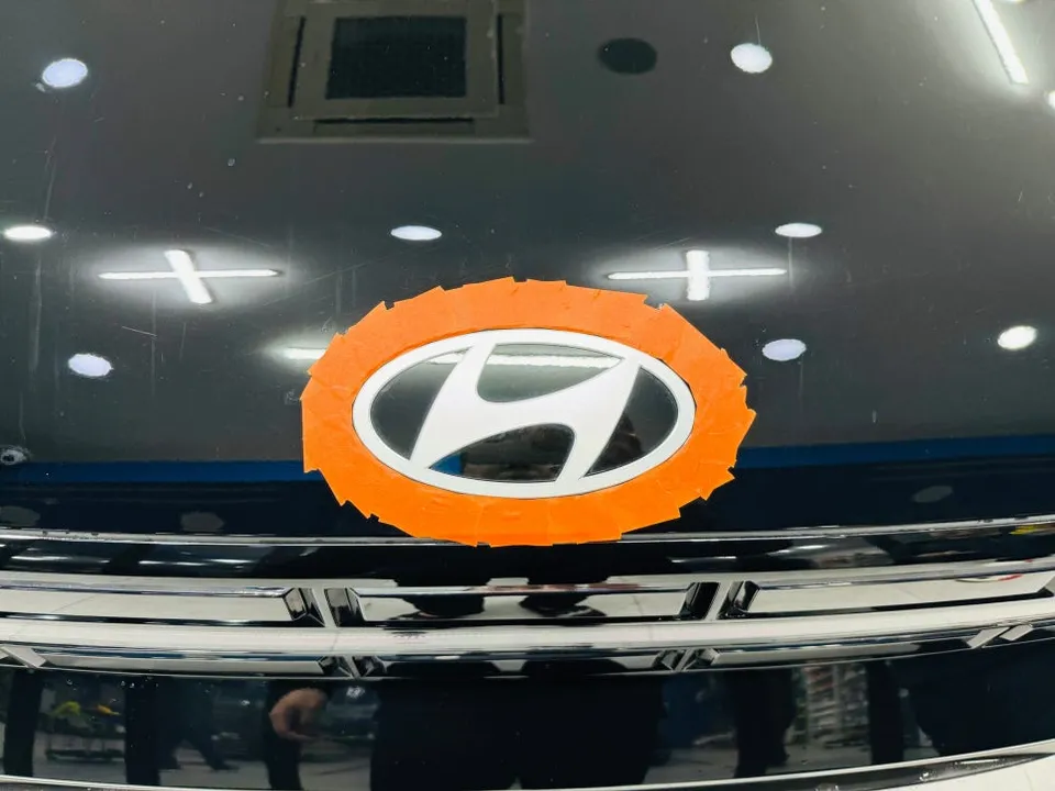 Hyundai Santa Feのカーラッピング事例｜費用目安・仕上がり 施工写真 3-2
