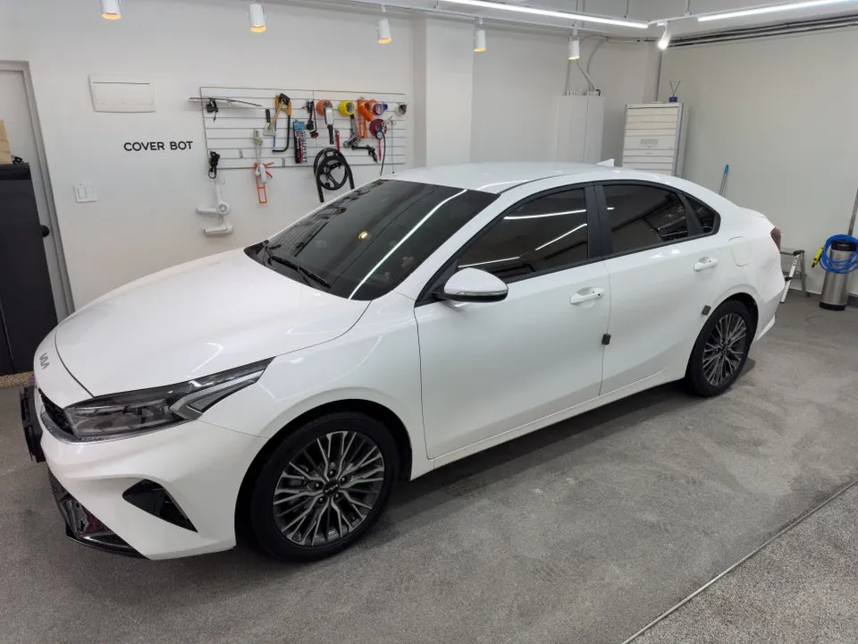 Kia K3 vinyl wrap - Kia K3 Vinyl Wrap Review: White Pink Finish photo 3