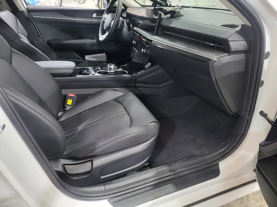 Kia K5 interior customization - Kia K5 Interior Customization Review — Easy Cleaning photo 3